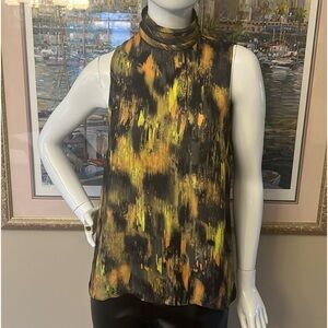 HIGH NECK SLEEVELESS TOP